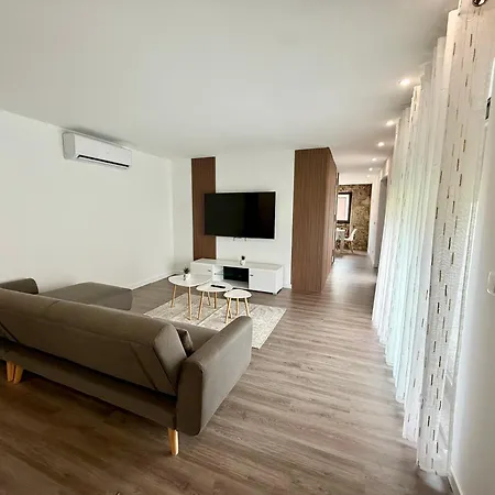 Casas Castelhano - Minho Braga * Mire de Tibaes